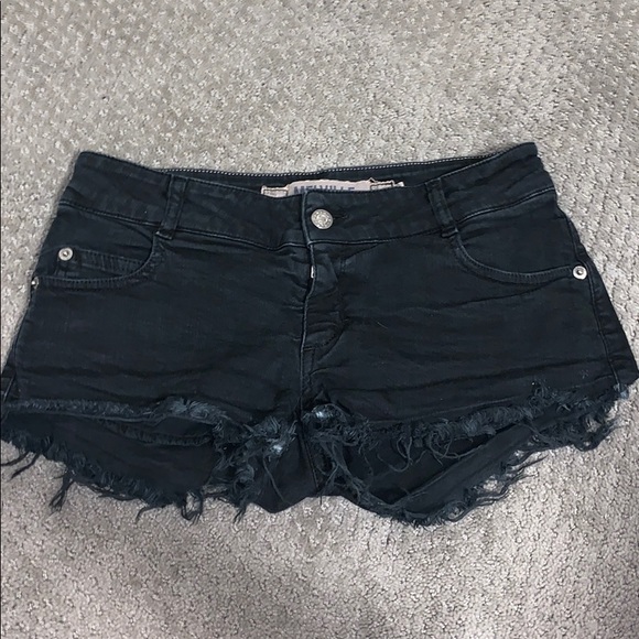 Brandy Melville Pants - Black jean shorts